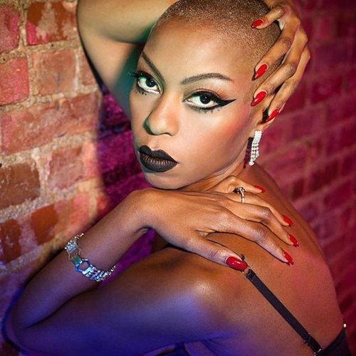 photo number one of Mia The MVP item MIATHE