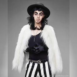 photo of Lee VaLone item LEEVA